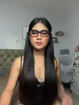 Show modela JassmineLove na web-kameri