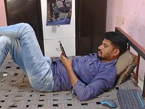 HotXKrish webkamerás műsora