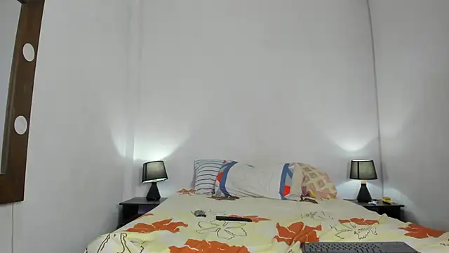 James_McBoy লাইভ XXX চ্যাট