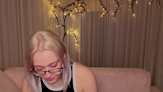 XXX chat uživo modela KaraLiin