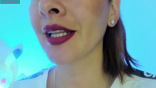 แชท XXX สดของ queen_fetish