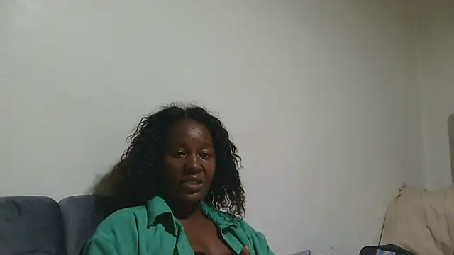 sluttylaura21's Live XXX Chat
