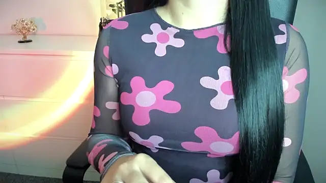 XXX chat uživo modela TheGoldenGirl