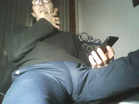 Moro_ra Show in webcam