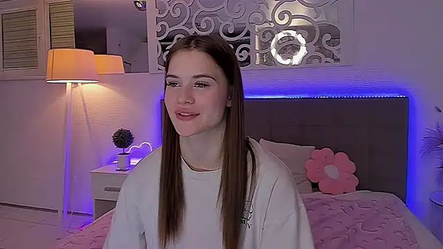 LuisaClover Chat XXX live