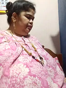 tamilthanushri élő XXX-chatje