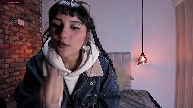 Hanna_Clark__ Chat XXX in diretta