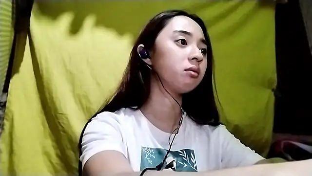 LenoraLacassagne Pertunjukan Webcam