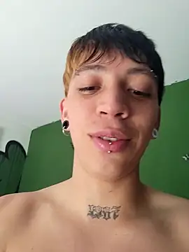 Show modela Sebastian_Smoke na web-kameri