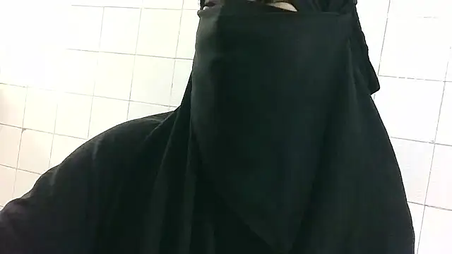 Hijabi_HotGirls Chat XXX in diretta