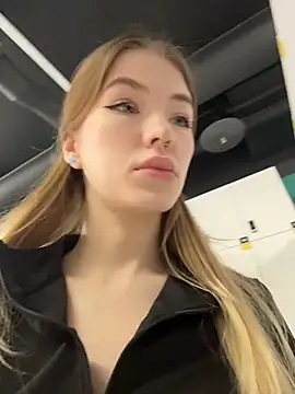 Risky_Mia69's Webcam Show