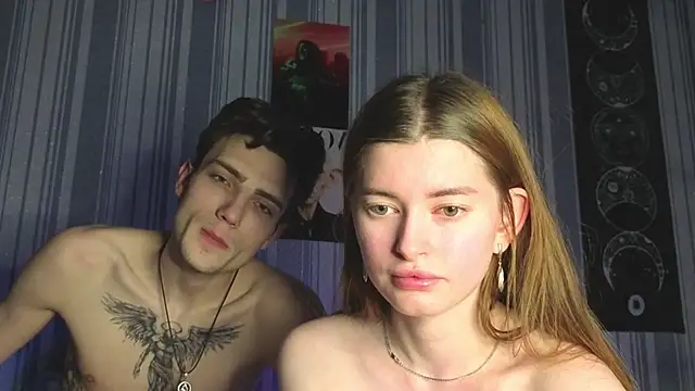 EmiliaCouple 即時 XXX 聊天