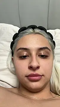 Kylie_One Webcam show