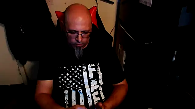 KrazyLegz live XXX chat