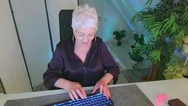 LovelyHelena Webcamshow