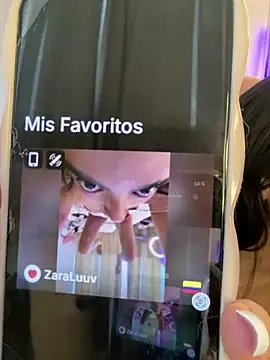 ZaraLuuv's Live XXX Chat