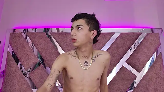 แชท XXX สดของ NickandAbby_