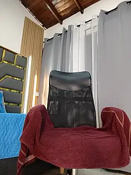 Oliver_bigblack_cock Webcam Show