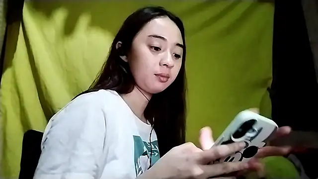 LenoraLacassagne Pertunjukan Webcam