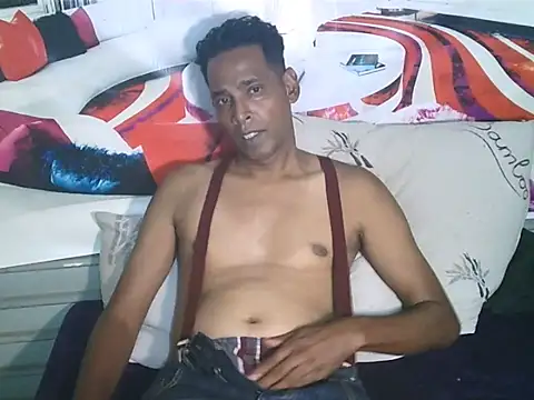 Webkamerová show IndianHunk01