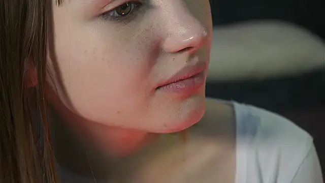 Chat +18 de Leyla_crsh ao vivo