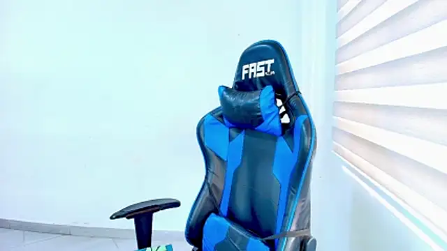 sophiax-x Chat XXX in diretta
