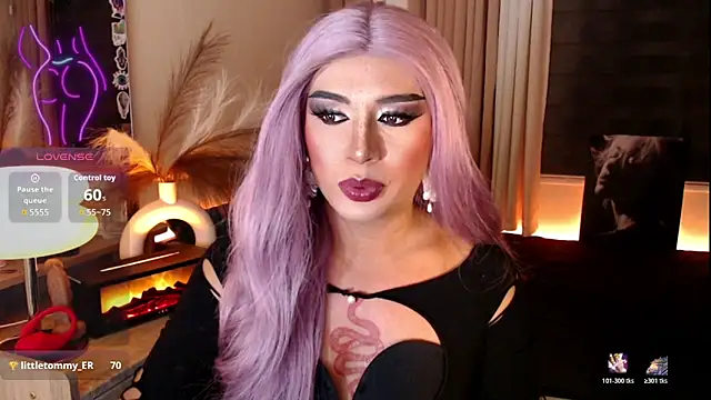 mslilly_croft's Webcam Show