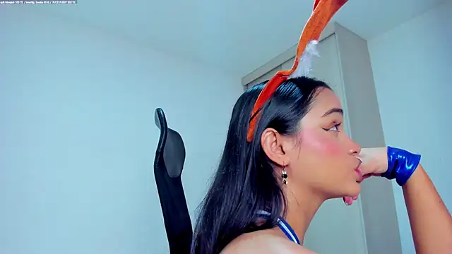 Онлайн чат XXX monica_little23