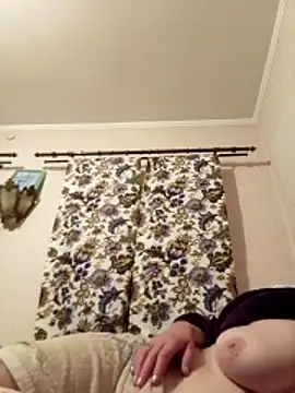 SquirrelFine 现场XXX聊天