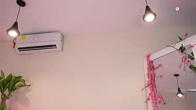 mili_moon_ – Live XXX-chat