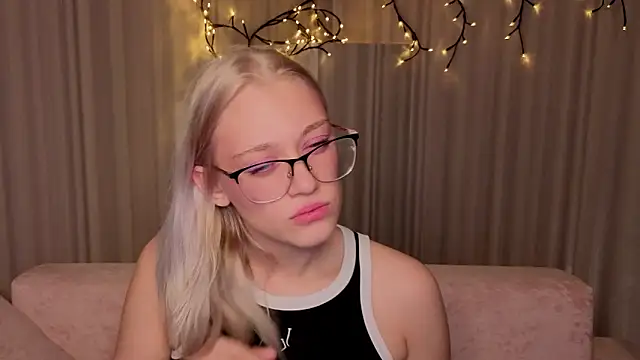 KaraLiin Live XXX Chat
