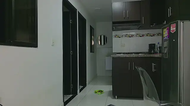 grey___27 Adlı Modelin Canlı XXX Sohbeti