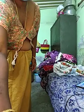 Tamilselviroja-'s Live XXX Chat