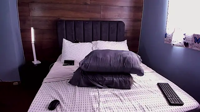 anthonylatynxd Adlı Modelin Web Kamerası Şovu
