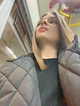 KrisMagnoly Adlı Modelin Canlı XXX Sohbeti