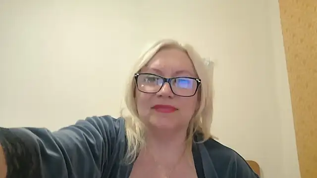 NikaOnline's Live XXX Chat