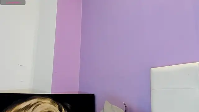 Chat XXX en directo de Charlotte11-11