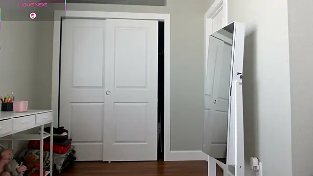 julimonroe's Webcam Show