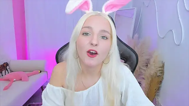 ViolaMore live XXX chat