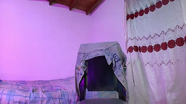 Nikki__uwu: онлайн-секс-чат