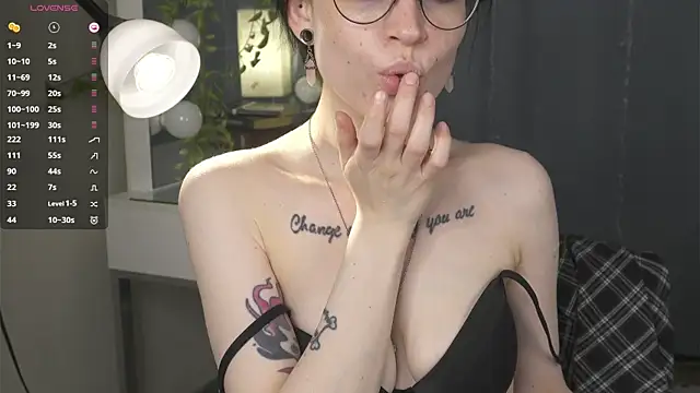 RubieNibbsn Live XXX chat