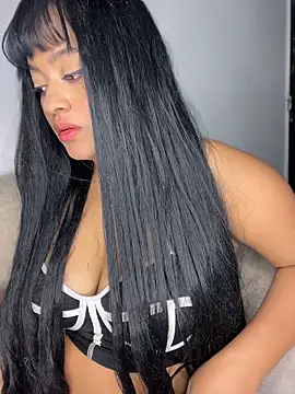 Saraa_M live XXX chat