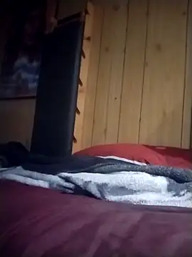 AceticPinscher: διαδικτυακό σόου στην κάμερα