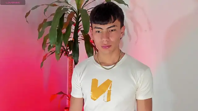 EthanSantori Show Webcam