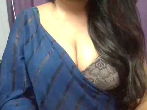 shikha111 Adlı Modelin Canlı XXX Sohbeti