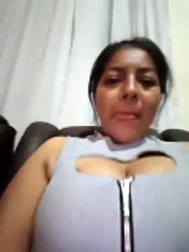 Tamaraxxx_hot Adlı Modelin Canlı XXX Sohbeti