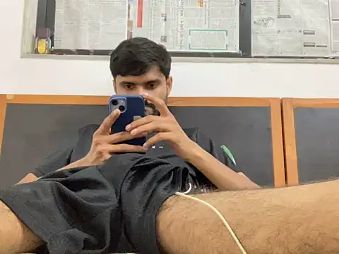 Show modela BBC_HORNY_GUJJU na web-kameri