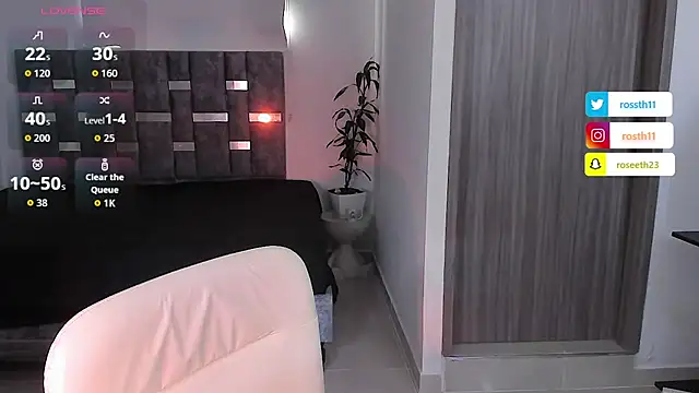 rossth1 Live XXX Chat