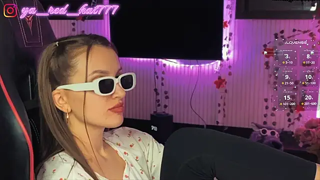 -RED_HAT- – Live XXX-chat