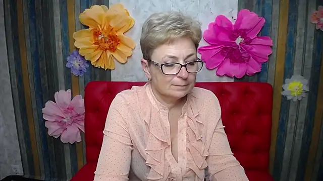 EmiliaGree live XXX chat